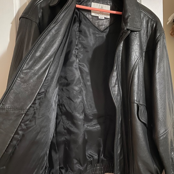Men's vintage black leather jacket - Picture 4 of 7